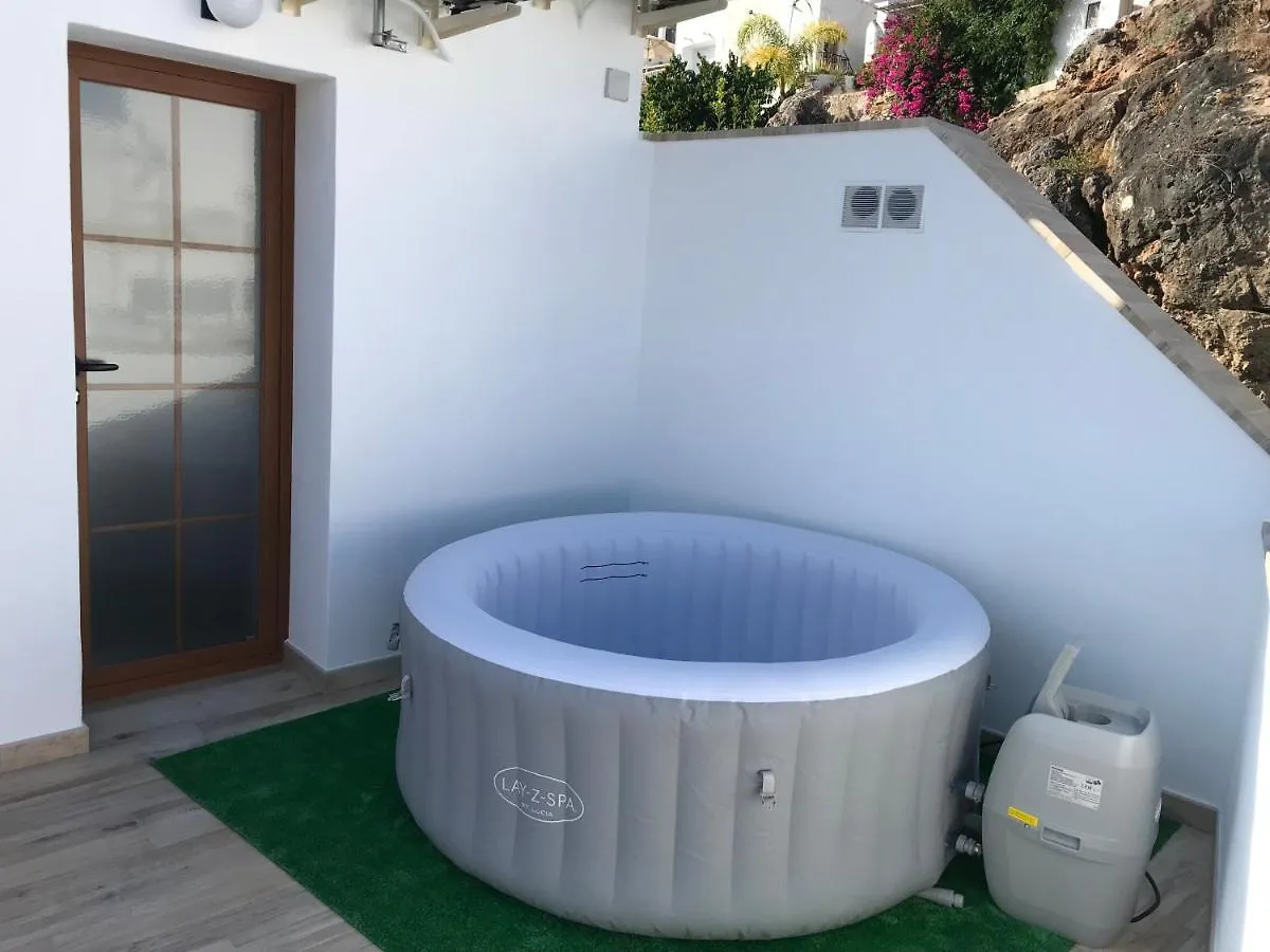 הוילה פריחיליאנה Cerezo'S House - Terrace & Jacuzzi בית נופש