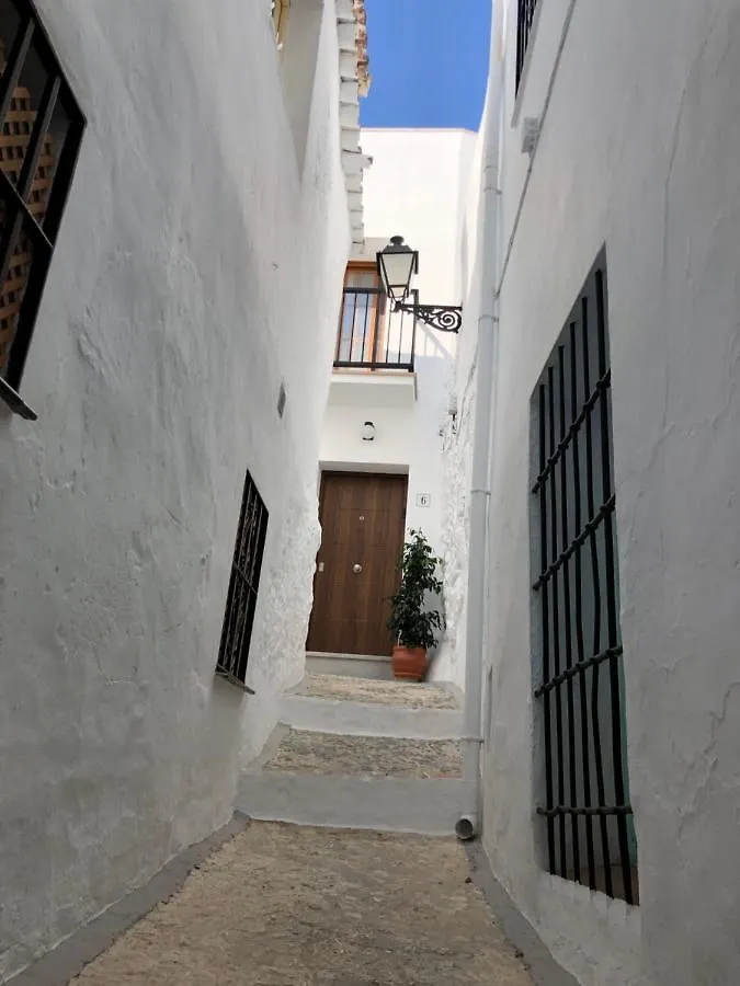 הוילה פריחיליאנה Cerezo'S House - Terrace & Jacuzzi בית נופש